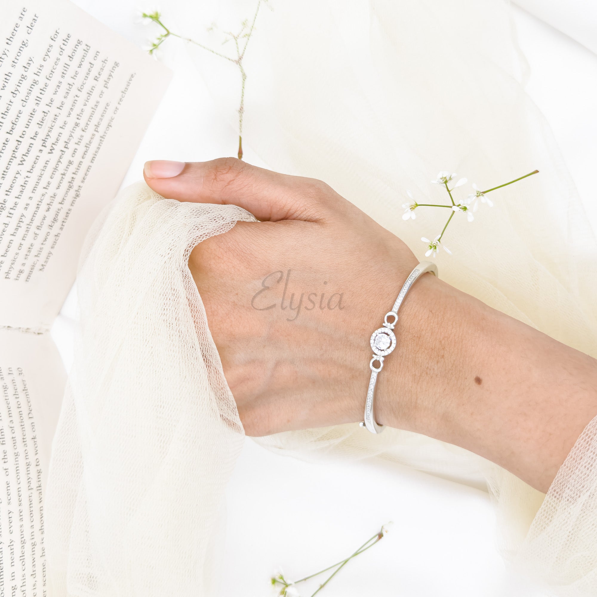 Elysia Classic Halo Bangle