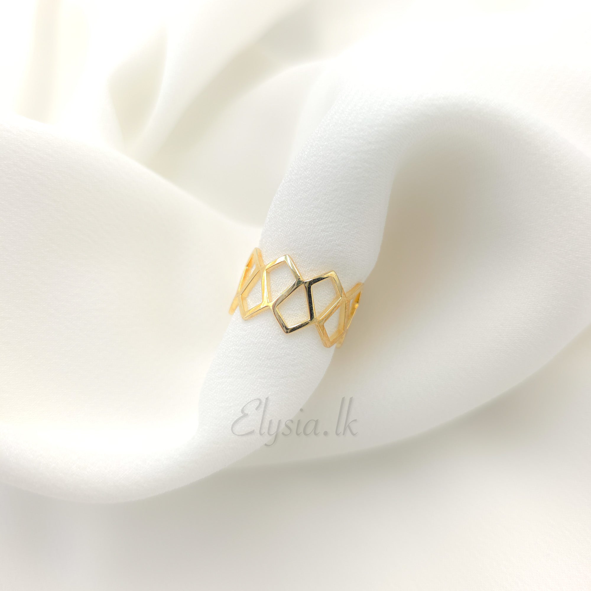 Elysia Geometric Link Statement Ring